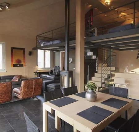 Appartamento Fiumelatte Sleeps 10 Air Con Varenna